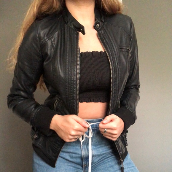 ** EVERYTHING $10 ** Black Leather Bomber Jacket - Picture 3 of 4
